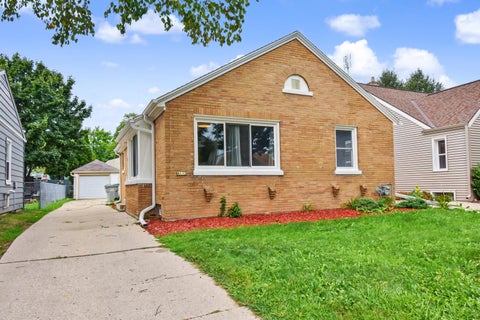 Photo of 4113 S Austin St, Milwaukee, WI 53207 (MLS # 1978864)