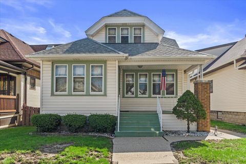 Photo of 3306 S 15th Pl, Milwaukee, WI 53215 (MLS # 1959093)
