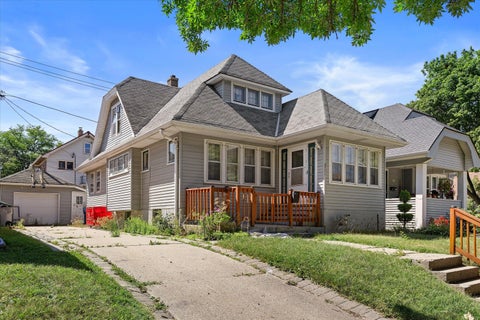 Photo of 2771 N 56th St, Milwaukee, WI 53210 (MLS # 1974324)