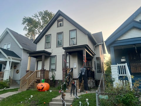 Photo of 2630-2632 N 24th Pl, Milwaukee, WI 53206 (MLS # 1984327)