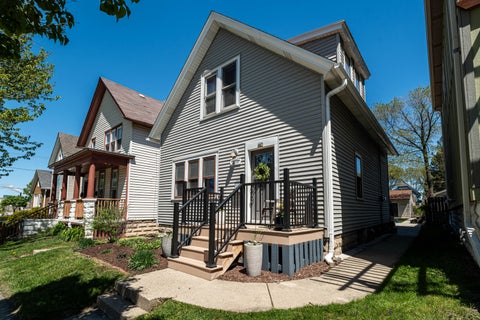 Photo of 2138 S Allis St, Milwaukee, WI 53207 (MLS # 1962030)
