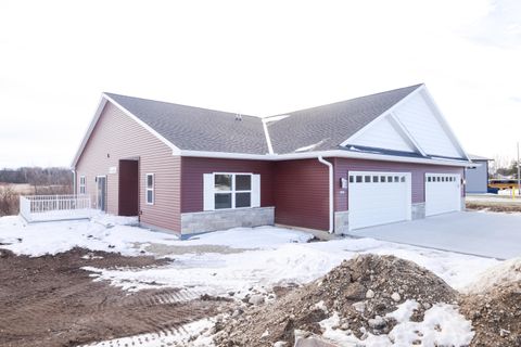 Photo of 1322 Kettle Dr, Kewaskum, WI 53040 (MLS # 1945608)