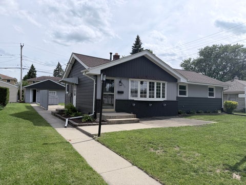 Photo of 7713 W Verona Ct, Milwaukee, WI 53219 (MLS # 1976532)