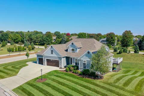 Photo of 5622 S Fox Tail Ct, New Berlin, WI 53151 (MLS # 1934626)