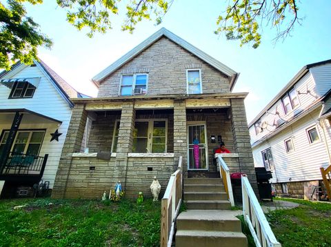 Photo of 1115 S 33rd St, Milwaukee, WI 53215 (MLS # 1938891)