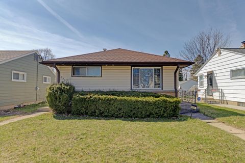 Photo of 5935 N 71st St, Milwaukee, WI 53218 (MLS # 1956903)