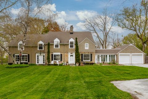 Photo of 825 Lone Tree Rd, Elm Grove, WI 53122 (MLS # 1960708)