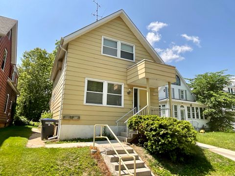 Photo of 1920 N 7th St, Sheboygan, WI 53081 (MLS # 1923401)