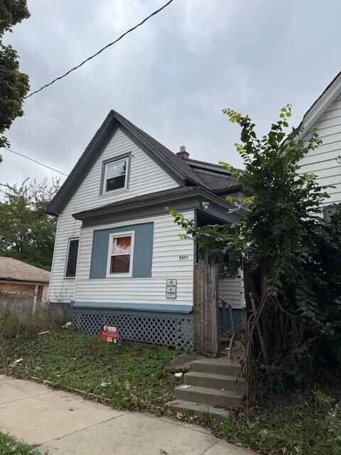 Photo of 2021 W Hadley St, Milwaukee, WI 53206 (MLS # 1940468)