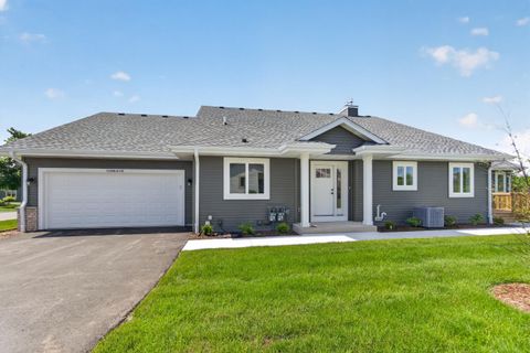 Photo of W206N16178 Stonebrook Dr, Jackson, WI 53037 (MLS # 1970383)