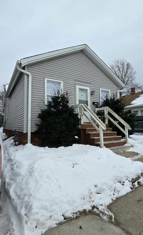 Photo of 1133 Grand Ave, Racine, WI 53403 (MLS # 1945570)