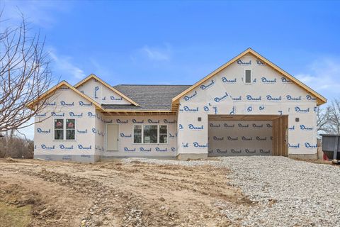 Photo of 4759 W Abbott Ave, Greenfield, WI 53220 (MLS # 1955372)