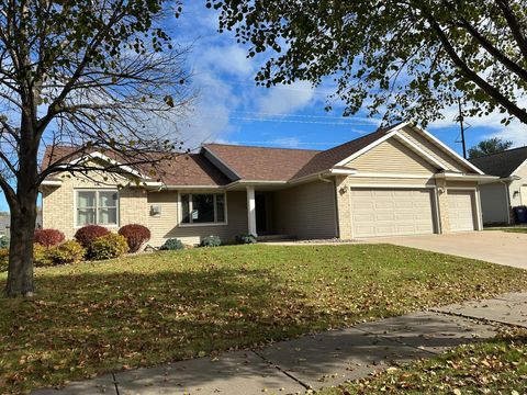 Photo of 1545 Birka Ln, Onalaska, WI 54650 (MLS # 1941142)