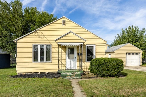 Photo of 633 Livingston St, La Crosse, WI 54603 (MLS # 1981096)