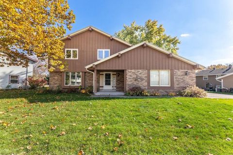 Photo of 1222 Western Trl, Mukwonago, WI 53149 (MLS # 1942005)