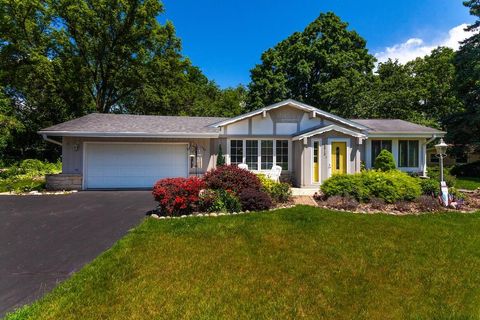 Photo of 2510 Anita Dr, Brookfield, WI 53045 (MLS # 1925567)