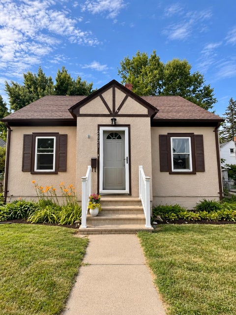 Photo of 2021 Johnson St, La Crosse, WI 54601 (MLS # 1980168)