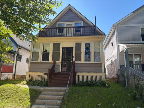 Photo of 207 E Burleigh St E, Milwaukee, WI 53212 (MLS # 1937032)