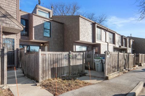 Photo of 9206 N 70th St, Milwaukee, WI 53223 (MLS # 1947433)