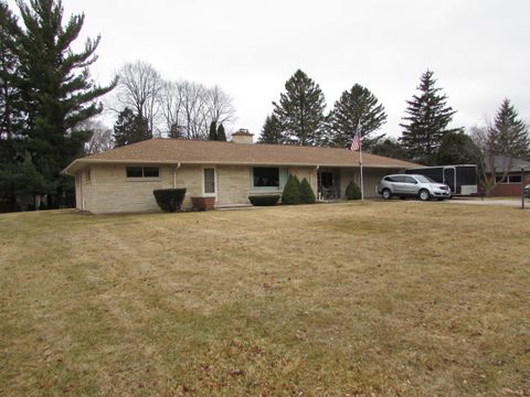 Photo of 203 Grand Ave, Thiensville, WI 53092 (MLS # 1953019)