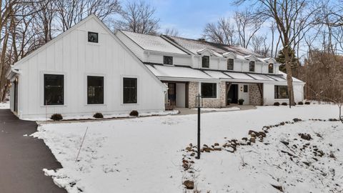 Photo of 10525 N Fairway Ln, Mequon, WI 53092 (MLS # 1947699)