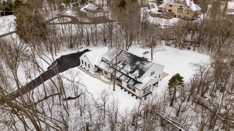 Photo of 10525 N Fairway Ln, Mequon, WI 53092 (MLS # 1947699)