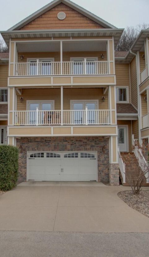 1310 Sunset Ct, La Crosse, WI 54601 - MLS#: 1910109