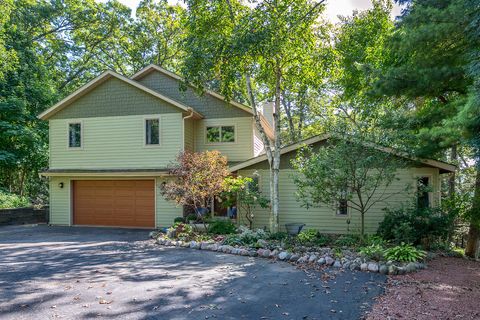 Photo of W5594 Briarwood Rd, Sugar Creek, WI 53121 (MLS # 1961456)