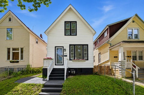 Photo of 2745 N Booth St, Milwaukee, WI 53212 (MLS # 1965752)