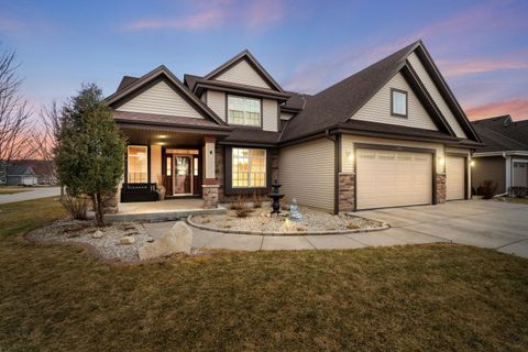 Photo of 21611 N Weather Edge Cir, Lannon, WI 53046 (MLS # 1952922)