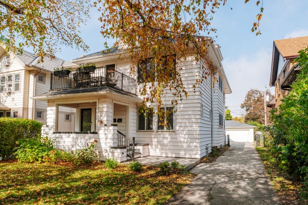1524 E MARION ST, MILWAUKEE, WI 53211 - Image cefe0cefa80008dbfc5ea8392626430d/707687256