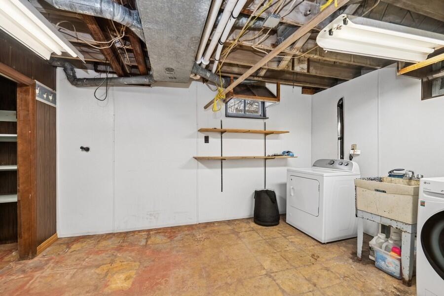 Delavan, Wisconsin 53115, United States, 4 Bedrooms Bedrooms, ,2 BathroomsBathrooms,Residential,Active,99721