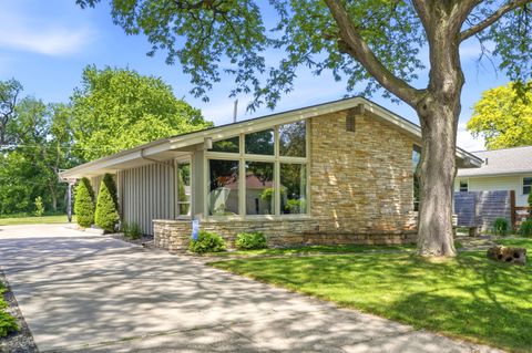 Photo of 74 S Reserve St, Fond Du Lac, WI 54935 (MLS # 1965202)