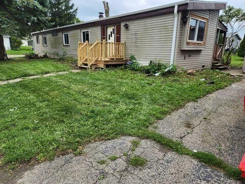 Photo of 815 Eastown Manor -, Elkhorn, WI 53121 (MLS # 1960501)
