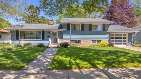 Photo of 695 Bruce St, Fond Du Lac, WI 54935 (MLS # 1963725)