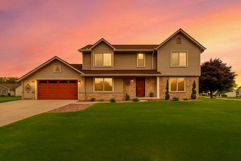 Photo of 10630 S Peggy Dr, Oak Creek, WI 53154 (MLS # 1931225)