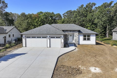 Photo of 11533 8th Ave, Pleasant Prairie, WI 53158 (MLS # 1967765)