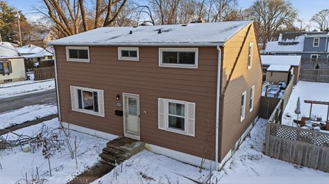 Photo of 835 E Holt Ave, Milwaukee, WI 53207 (MLS # 1948014)