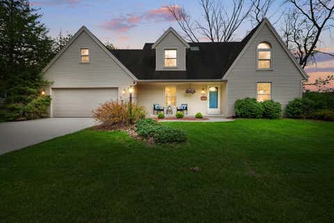 Photo of W52N618 Highland Dr, Cedarburg, WI 53012 (MLS # 1961617)