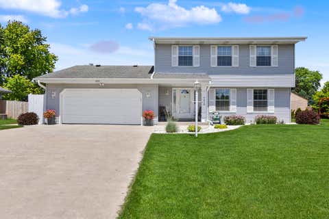 Photo of 2920 Wildrose Way, Caledonia, WI 53402 (MLS # 1968596)