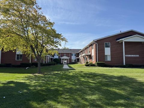Photo of 6151 W Howard Ave, Greenfield, WI 53220 (MLS # 1937971)