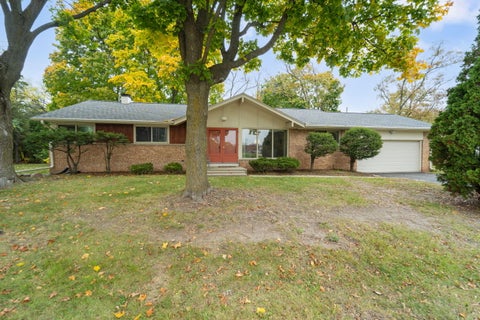 Photo of 1934 W Edward Ln, Glendale, WI 53209 (MLS # 1986426)