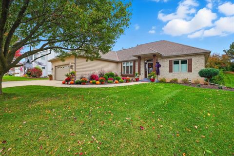 Photo of 6748 S Yale Dr, Franklin, WI 53132 (MLS # 1950374)