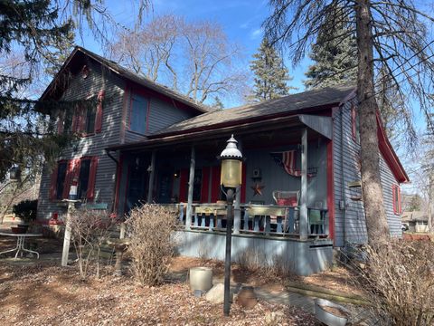 Photo of 1320 E Oakwood Rd, Oak Creek, WI 53154 (MLS # 1952004)
