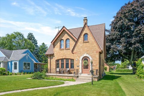 Photo of 709 N Montgomery St, Port Washington, WI 53074 (MLS # 1925900)