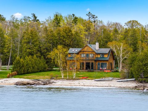 Photo of 932 Cottage Rd, Liberty Grove, WI 54210 (MLS # 1963239)