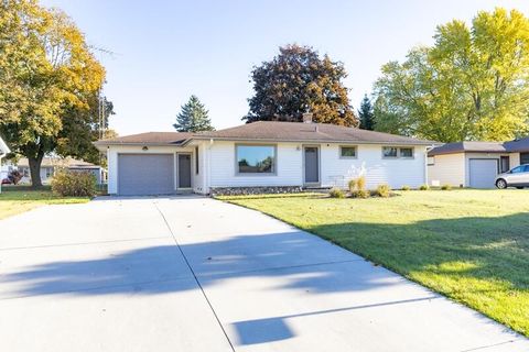 Photo of W2713 River Bend Ct, Lima, WI 53085 (MLS # 1941290)