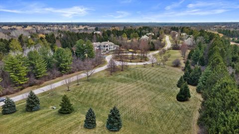 Photo of 13965 N Pine Bluff Rd, Mequon, WI 53097 (MLS # 1955202)