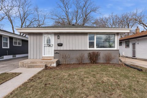 Photo of 7007 N 41st St, Milwaukee, WI 53209 (MLS # 1955043)