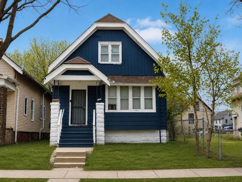 Photo of 2607 N 24th St, Milwaukee, WI 53206 (MLS # 1960678)